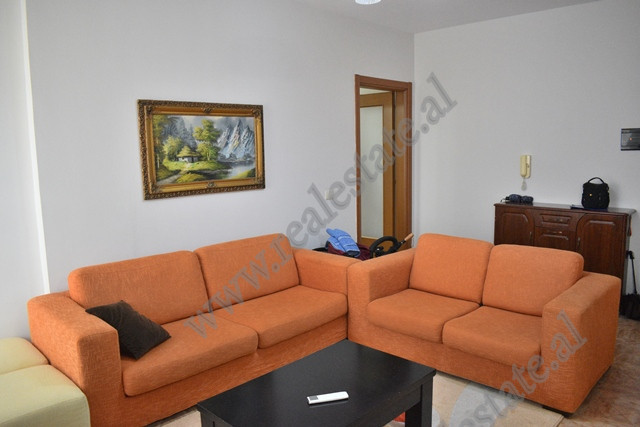 Apartament 2+1 me qera prane Sheshit Skenderbej ne Tirane. (TRR-519-35T)